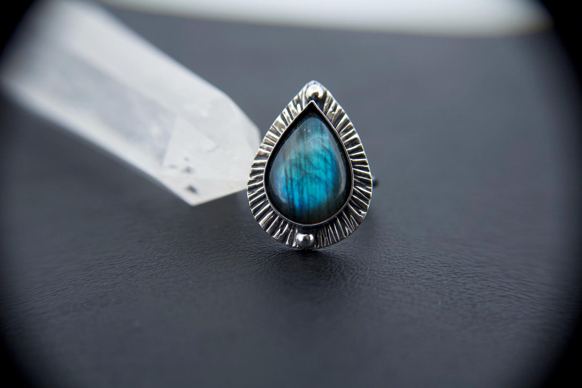 Large Pear Labradorite Statement Ring, Labradorite Ring, Natural Gemstone Ring, Labradorite, Gemstone Stacking Ring, Pear Labradorite, Gift