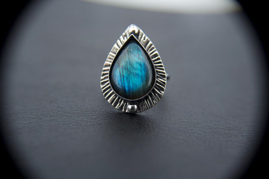 Large Pear Labradorite Statement Ring, Labradorite Ring, Natural Gemstone Ring, Labradorite, Gemstone Stacking Ring, Pear Labradorite, Gift