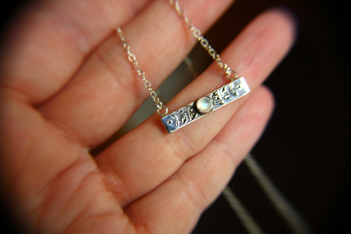 Moon Phases Necklace, Rainbow Moonstone Moon Necklace, Lunar Phase Necklace, Moon Phase Necklace, Moon Jewelry, Celestial Jewelry, Gift