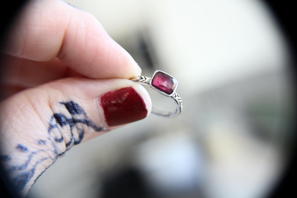 Rose Cut Garnet Stacking Ring, Garnet Ring, Natural Gemstone Ring, January Birthstone, Garnet, Gemstone Stacking Ring, Rhodolite Stone, Gift