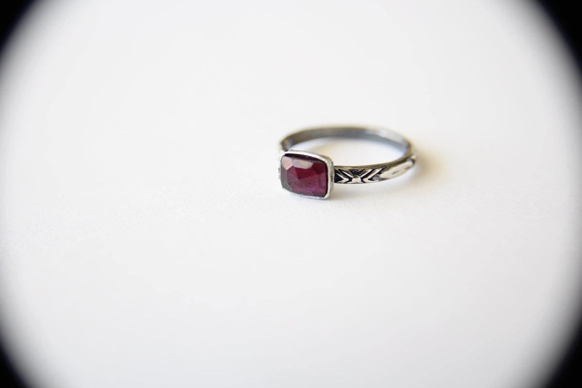Rose Cut Garnet Stacking Ring, Garnet Ring, Natural Gemstone Ring, January Birthstone, Garnet, Gemstone Stacking Ring, Rhodolite Stone, Gift