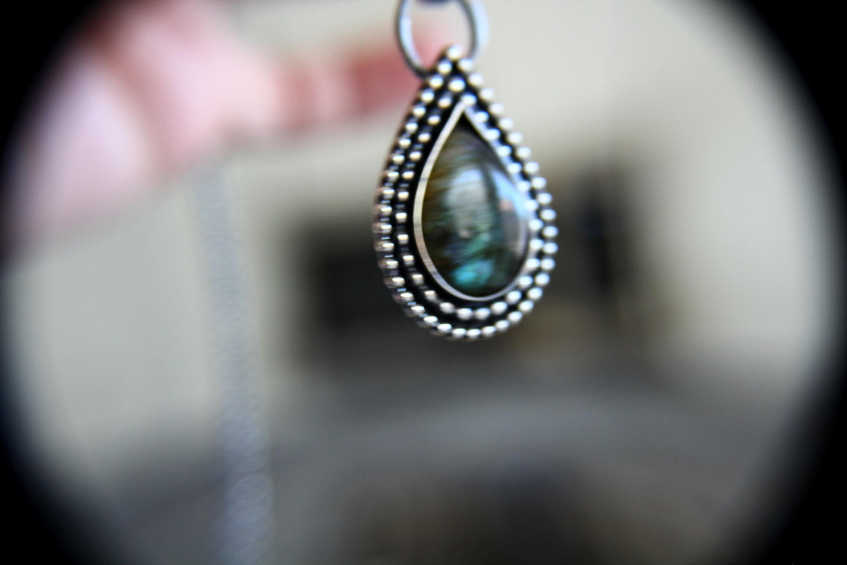 Pear Labradorite Necklace, Labradorite Necklace, Large Labradorite Pendant, Natural Gemstone, Labradorite Jewelry, Teardrop Labradorite