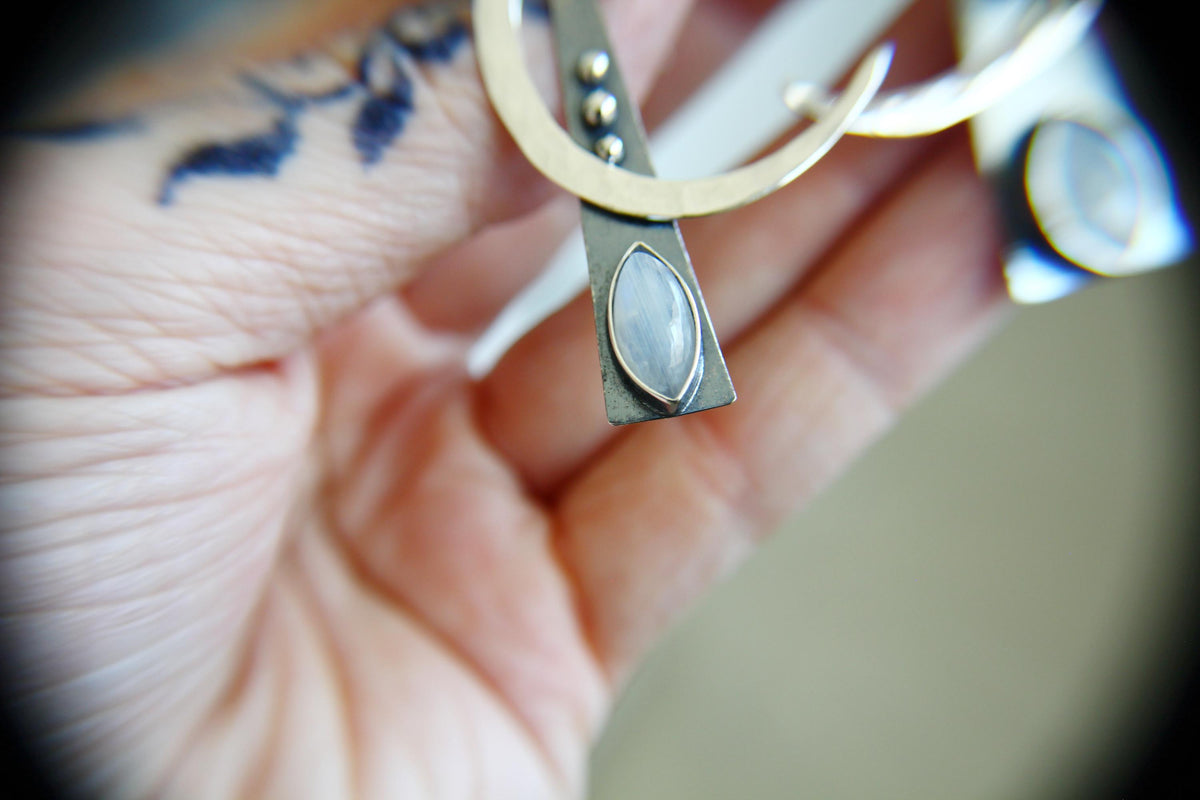 Crescent Moon Earrings, Crescent Earrings, Moon Earrings, Crescent Moon Moonstone Earrings, Moon Earrings, Boho Chic, Moon Jewelry, Gift