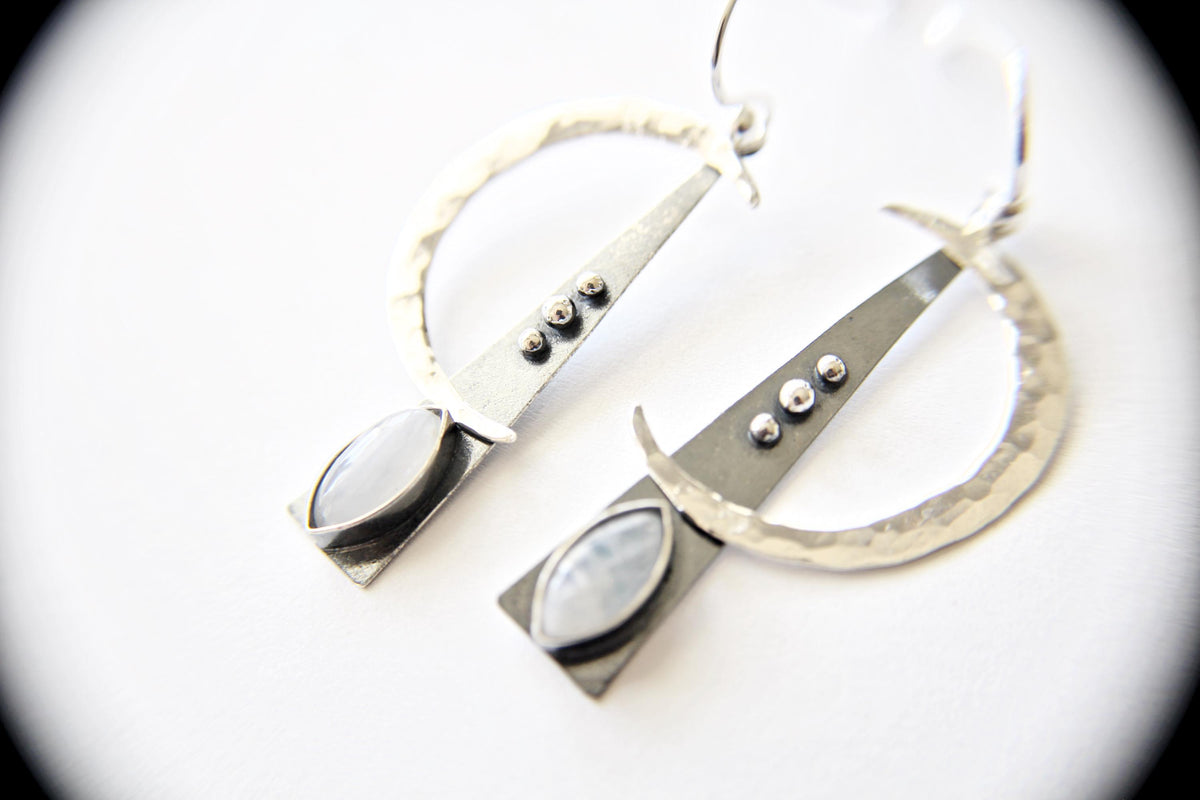 Crescent Moon Earrings, Crescent Earrings, Moon Earrings, Crescent Moon Moonstone Earrings, Moon Earrings, Boho Chic, Moon Jewelry, Gift