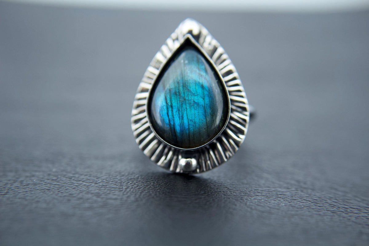 Large Pear Labradorite Statement Ring, Labradorite Ring, Natural Gemstone Ring, Labradorite, Gemstone Stacking Ring, Pear Labradorite, Gift