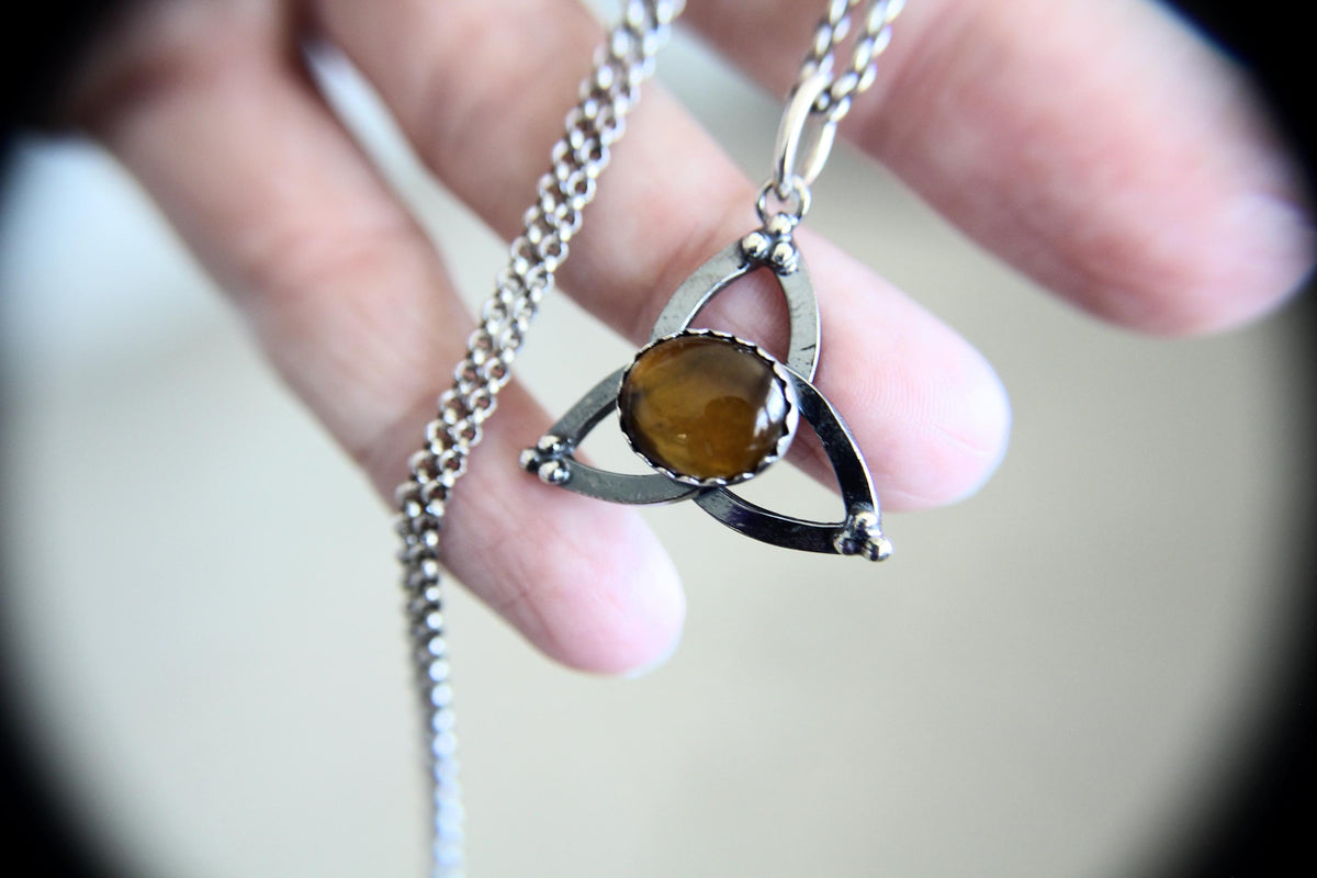 Triquetra Necklace, Triquetra Tyger's Eye Necklace, Goddess Jewelry, Tiger's Eye Necklace, Triquetra Pendant, GiftNecklace with Tigers Eye