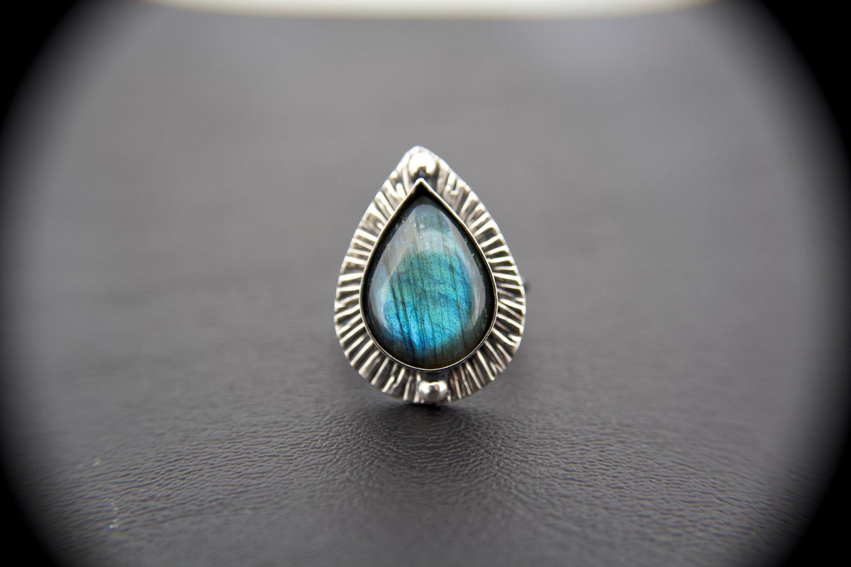 Large Pear Labradorite Statement Ring, Labradorite Ring, Natural Gemstone Ring, Labradorite, Gemstone Stacking Ring, Pear Labradorite, Gift