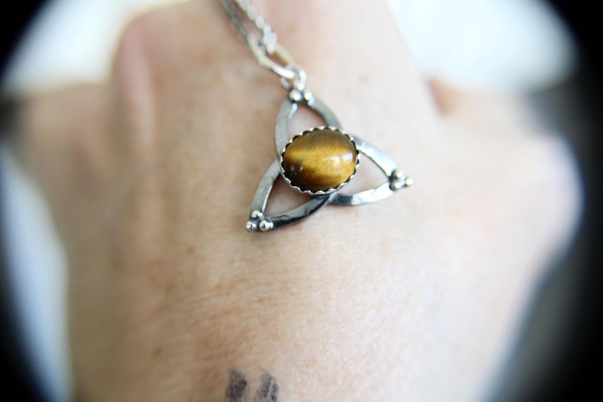 Triquetra Necklace, Triquetra Tyger's Eye Necklace, Goddess Jewelry, Tiger's Eye Necklace, Triquetra Pendant, GiftNecklace with Tigers Eye