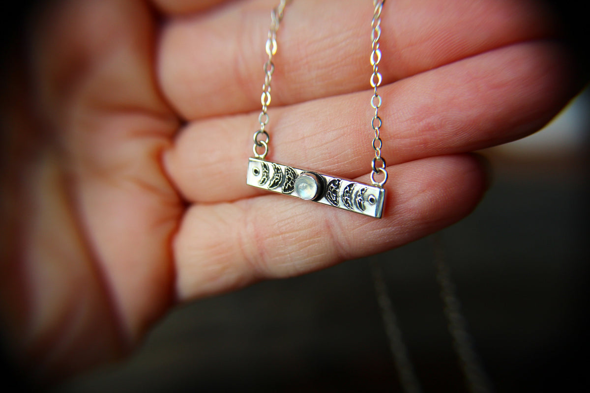 Moon Phases Necklace, Rainbow Moonstone Moon Necklace, Lunar Phase Necklace, Moon Phase Necklace, Moon Jewelry, Celestial Jewelry, Gift
