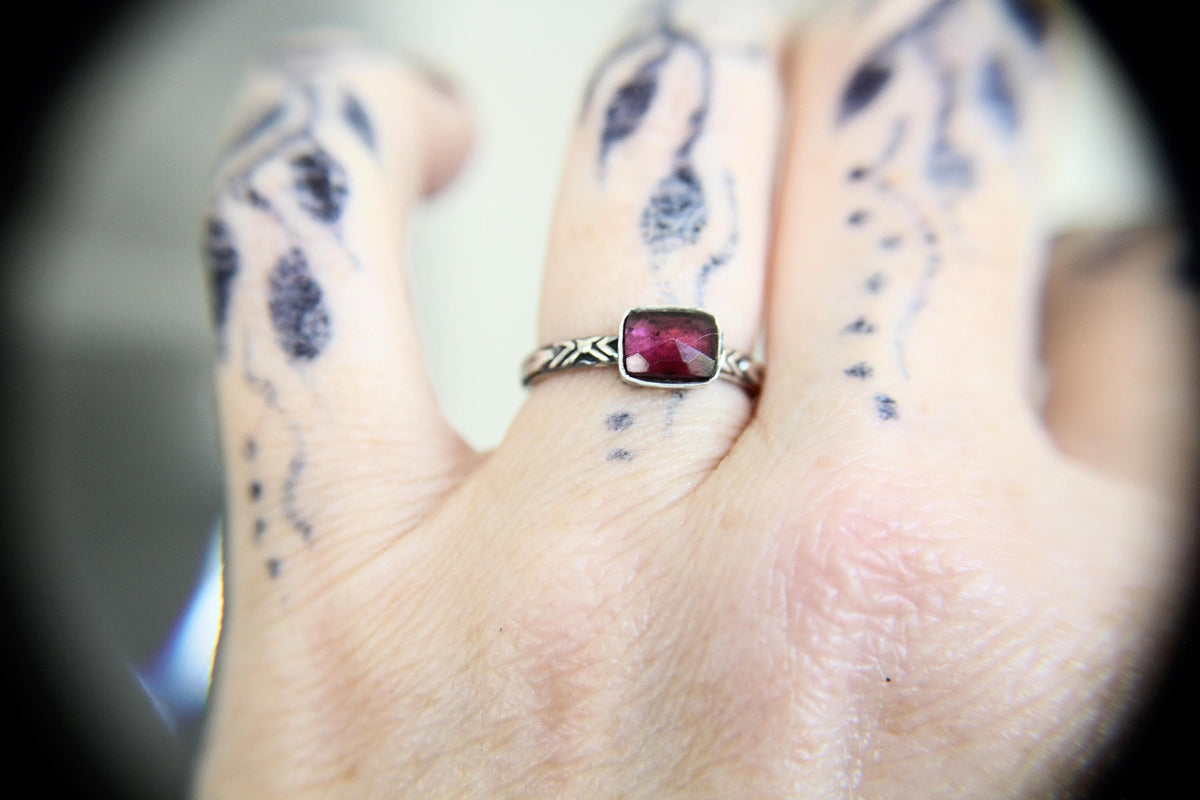 Rose Cut Garnet Stacking Ring, Garnet Ring, Natural Gemstone Ring, January Birthstone, Garnet, Gemstone Stacking Ring, Rhodolite Stone, Gift