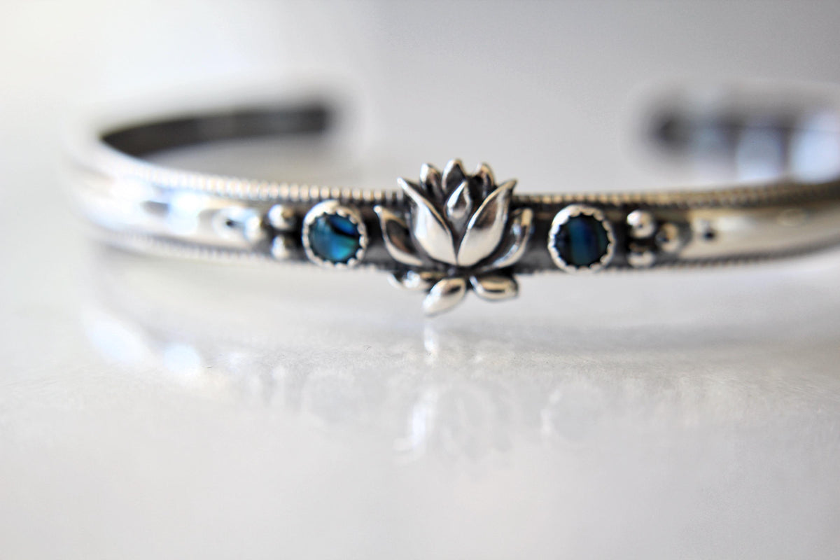 Lotus Abalone Shell Cuff Bracelet, Lotus Cuff, Lotus Flower,Lotus Bracelet, Minimalist Cuff, Textured Bracelet, Boho Chic, Boho Cuff, Boho