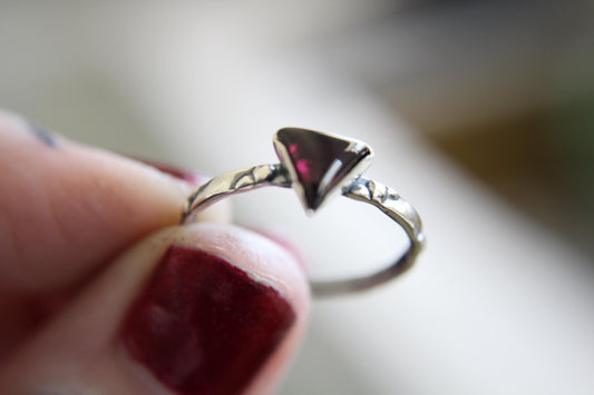 Trillion Cut Garnet Stacking Ring, Garnet Ring, Natural Gemstone Ring, January Birthstone, Gemstone Stacking Ring, Rhodolite, Garnet Stone