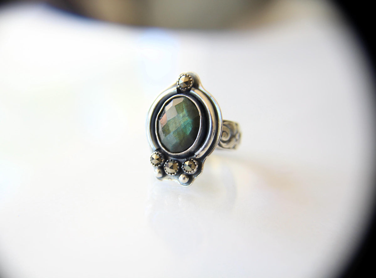 Oval Labradorite Ring, Rose Cut Oval Labradorite Ring, Large Statement Ring, Rose Cut Labradorite Ring,Oval Labradorite Ring,Pyrite Gemstone