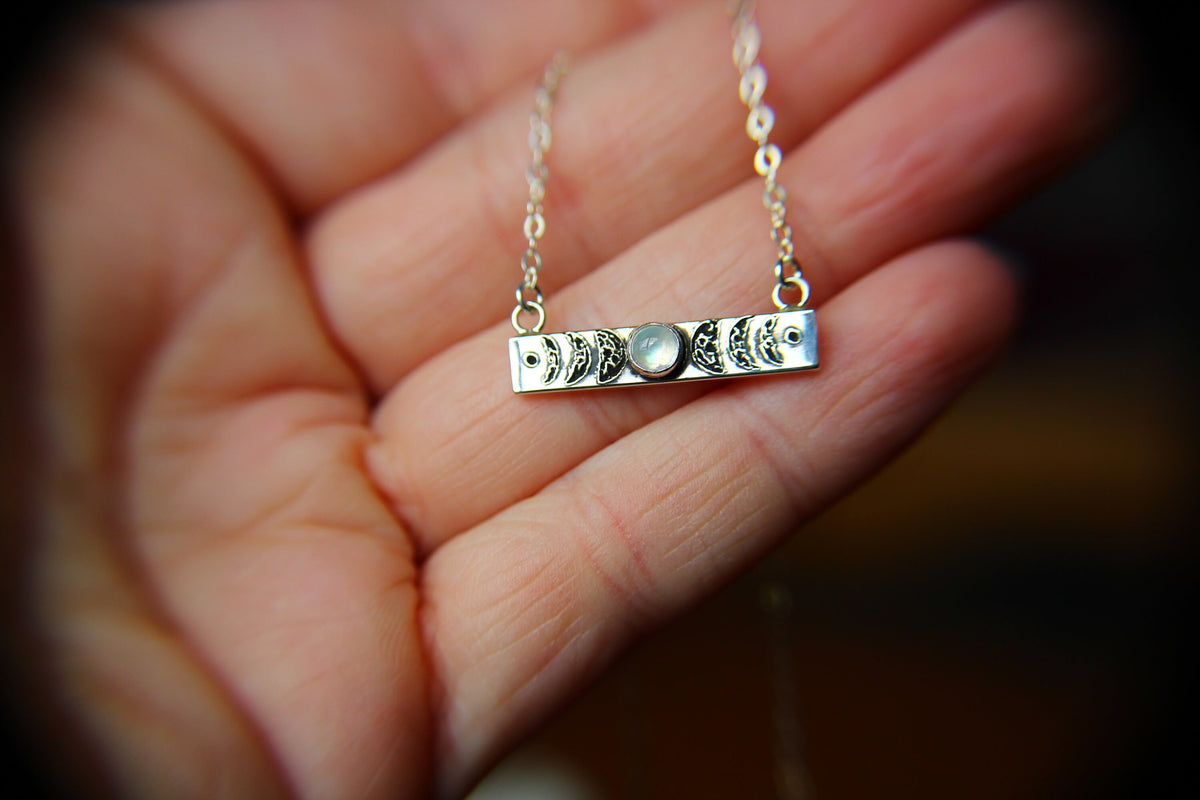 Moon Phases Necklace, Rainbow Moonstone Moon Necklace, Lunar Phase Necklace, Moon Phase Necklace, Moon Jewelry, Celestial Jewelry, Gift