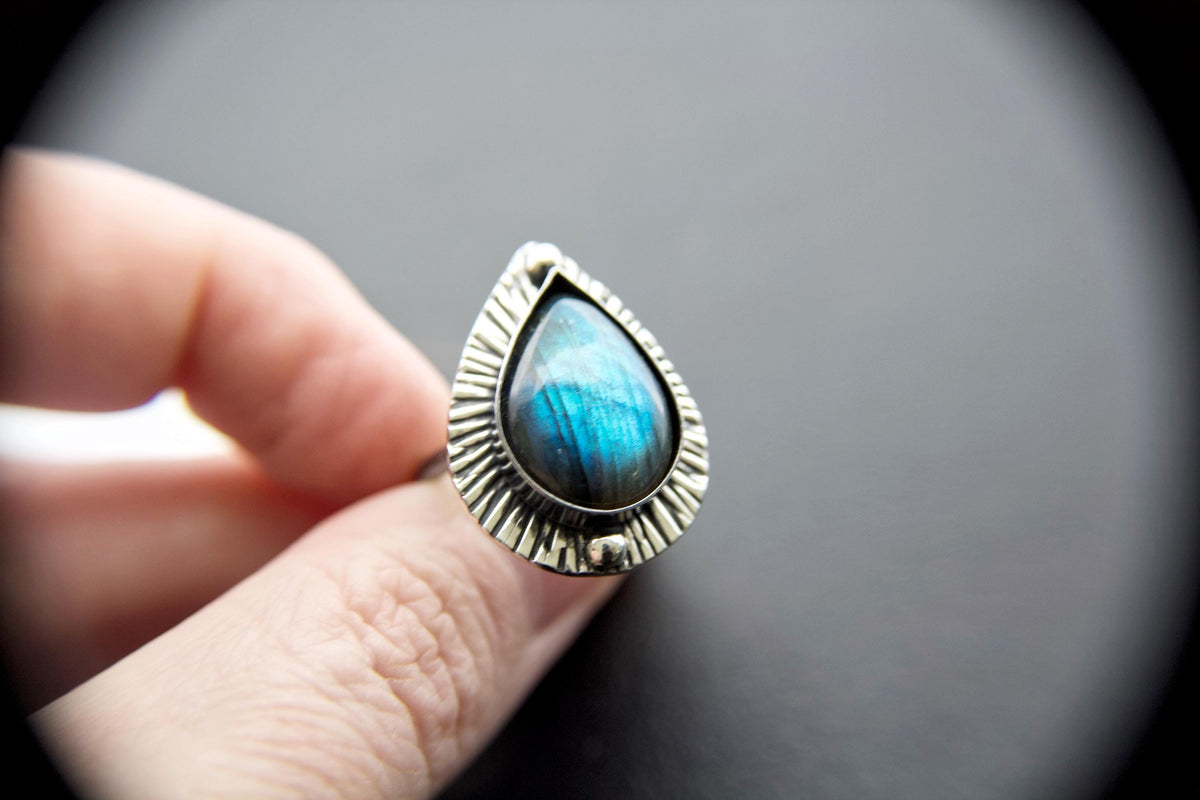 Large Pear Labradorite Statement Ring, Labradorite Ring, Natural Gemstone Ring, Labradorite, Gemstone Stacking Ring, Pear Labradorite, Gift