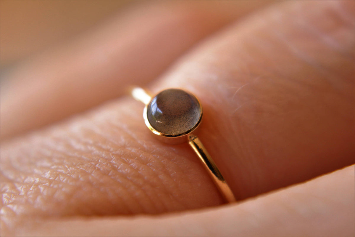 Labradorite Ring, Gold Labradorite Ring, Simple Minimalist Ring, Natural Gemstone, Gemstone Stacking Ring, Labradorite Jewelry, Simple Band