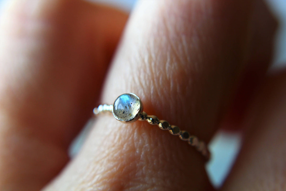 Gemstone Ring, Beaded Ring, Modern Ring, Labradorite, Gemstone Stacking Ring, Gemstone Jewelry, Boho Chic, Minimalist Ring, Stacking Ring