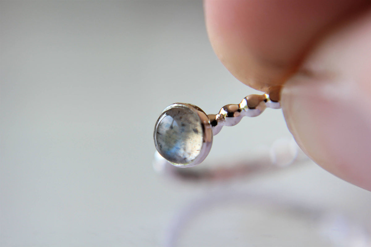 Gemstone Ring, Beaded Ring, Modern Ring, Labradorite, Gemstone Stacking Ring, Gemstone Jewelry, Boho Chic, Minimalist Ring, Stacking Ring