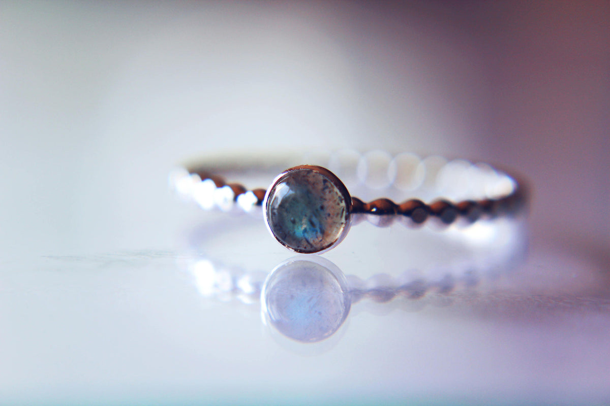 Gemstone Ring, Beaded Ring, Modern Ring, Labradorite, Gemstone Stacking Ring, Gemstone Jewelry, Boho Chic, Minimalist Ring, Stacking Ring
