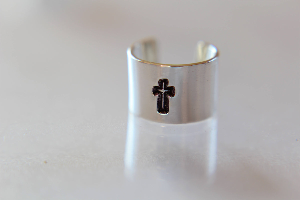 Simple Cross Slim Upper Ear Cuff, Hammered Ear Cuff, Everyday Ear Cuff, Ear Cuff, Customizable Ear Cuff Earring,Cuff, Cross Jewelry, Gift