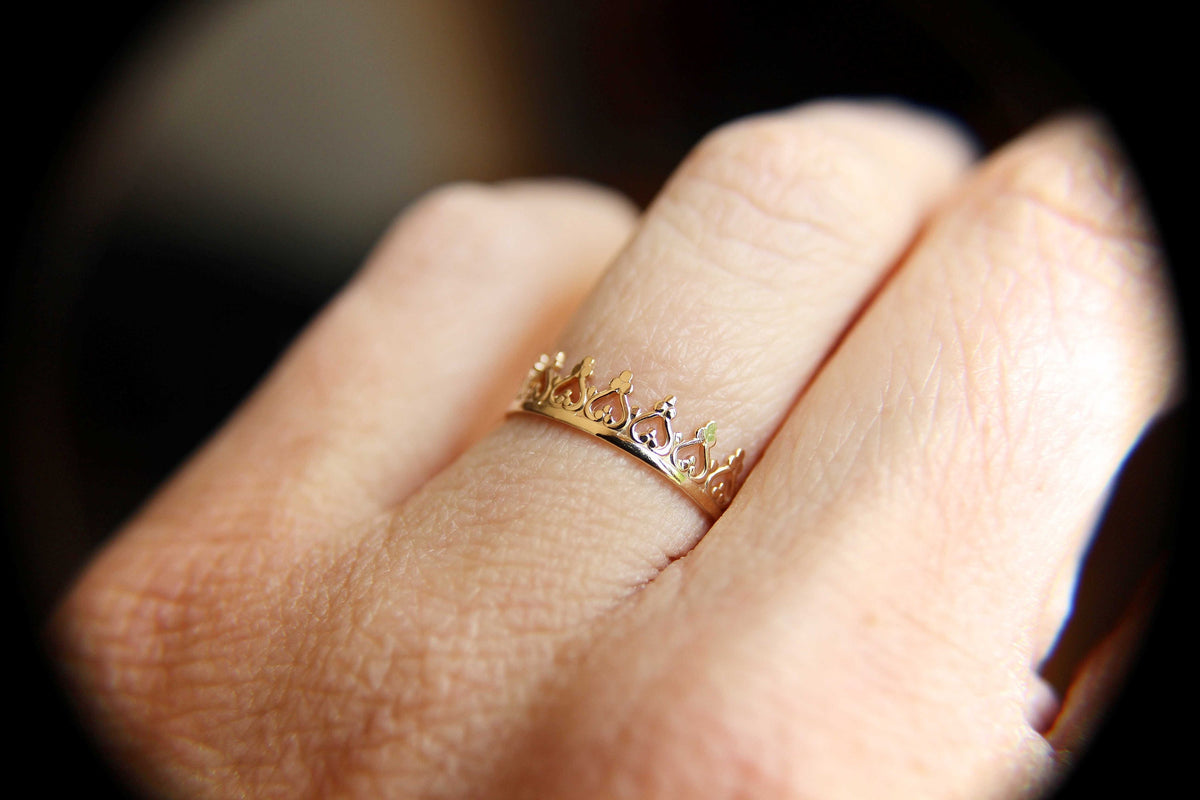 14k Solid Gold Crown Ring. Wedding Band. Engagement Ring, Princess Ring, Promise Ring, Gold Band, Simple Gift, 14k Yellow Gold Ring, Gold