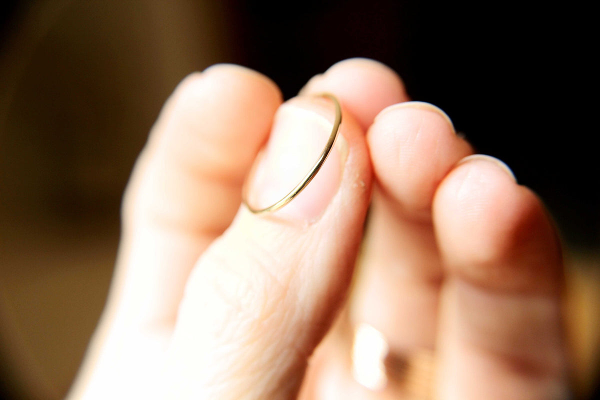 Thin Round Gold Stackable Ring, 14k Gold Filled, Stacking Rings, Dainty Gold Ring, Tiny Ring, Skinny Ring, Gold Filled Ring, Thin Gold Ring