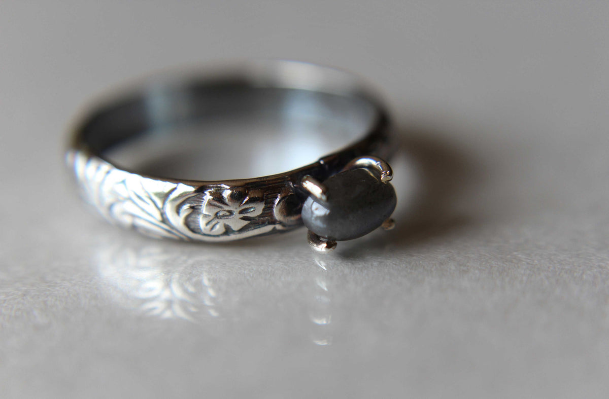 Labradorite Ring, Natural Labradorite Ring, Floral Labradorite Ring, Boho Ring, Stacking Ring, Floral Band, Boho Ring, Natural, Gift