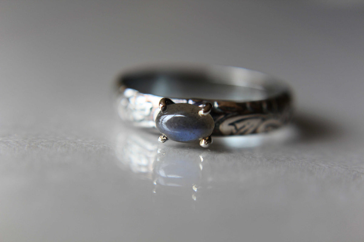 Labradorite Ring, Natural Labradorite Ring, Floral Labradorite Ring, Boho Ring, Stacking Ring, Floral Band, Boho Ring, Natural, Gift