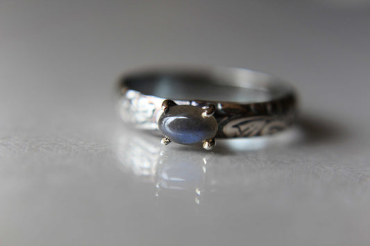 Labradorite Ring, Natural Labradorite Ring, Floral Labradorite Ring, Boho Ring, Stacking Ring, Floral Band, Boho Ring, Natural, Gift