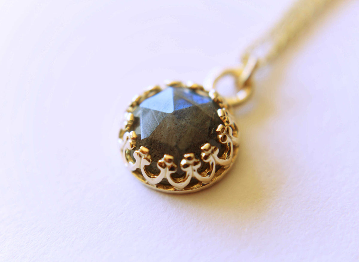 Gold Labradorite Necklace, Labradorite Necklace, Simple Labradorite Pendant, Natural Gemstone, Labradorite Jewelry, Rose Cut Labradorite