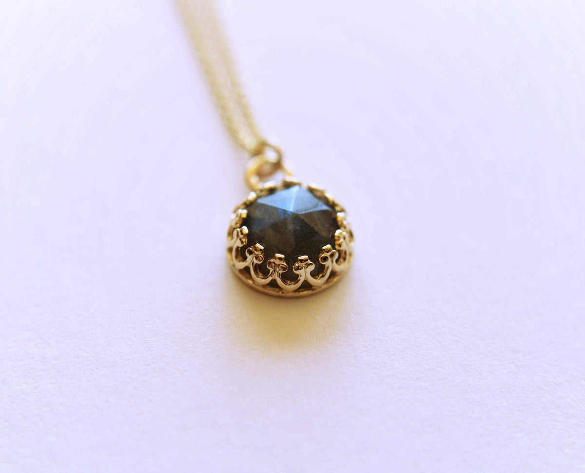 Gold Labradorite Necklace, Labradorite Necklace, Simple Labradorite Pendant, Natural Gemstone, Labradorite Jewelry, Rose Cut Labradorite