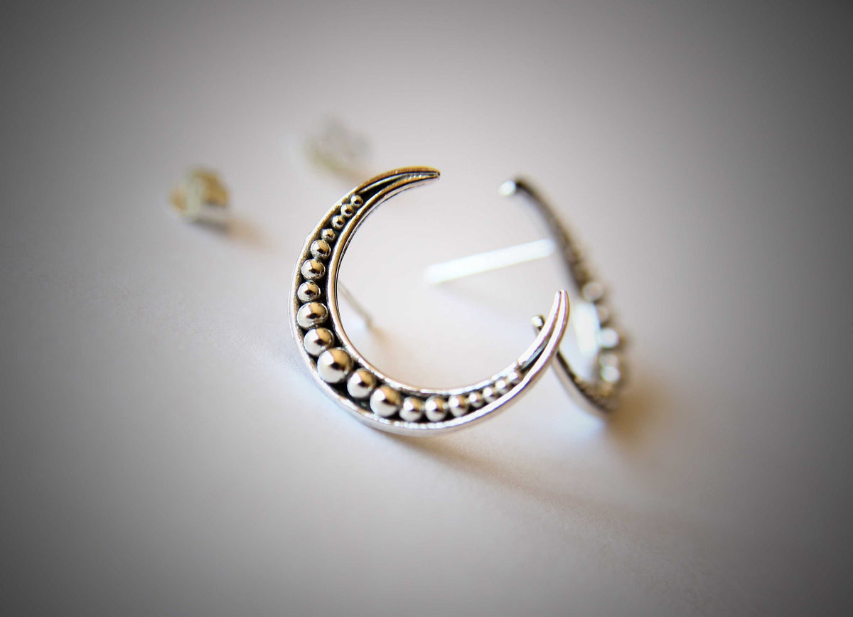 Crescent Moon Earrings, Crescent Earrings, Moon Stud Earrings, Crescent Stud Earrings, Beaded Moon Earrings, Boho Chic, Moon Jewelry, Gift