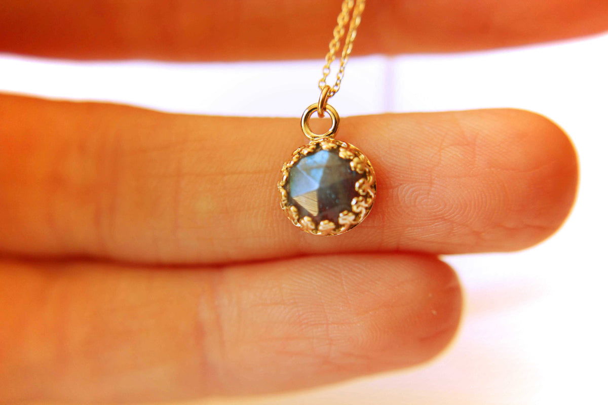 Gold Labradorite Necklace, Labradorite Necklace, Simple Labradorite Pendant, Natural Gemstone, Labradorite Jewelry, Rose Cut Labradorite
