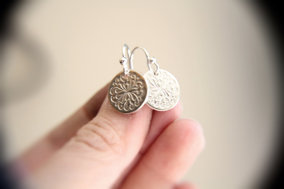 Silver Victorian Floral Flourish Disc Earrings, Round Sterling Silver Disc Earrings, Simple Victorian Floral Flourish Disc Earrings, Gift