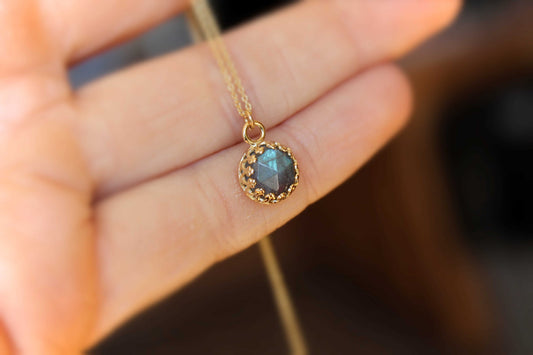 Gold Labradorite Necklace, Labradorite Necklace, Simple Labradorite Pendant, Natural Gemstone, Labradorite Jewelry, Rose Cut Labradorite