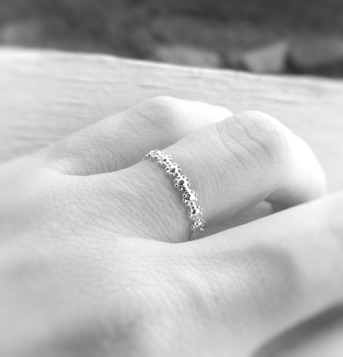 Daisy Eternity Ring, Sterling Silver Stacking Ring, Silver Daisy Ring, Nature Ring, Flowers Eternity Stacking Ring, Delicate ring, Floral