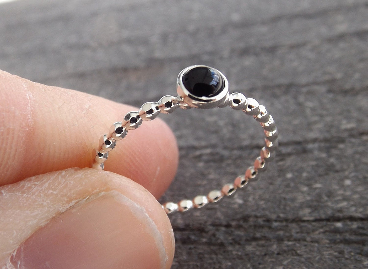 Gemstone Ring, Beaded Ring, Modern Ring, Labradorite, Gemstone Stacking Ring, Gemstone Jewelry, Boho Chic, Minimalist Ring, Stacking Ring