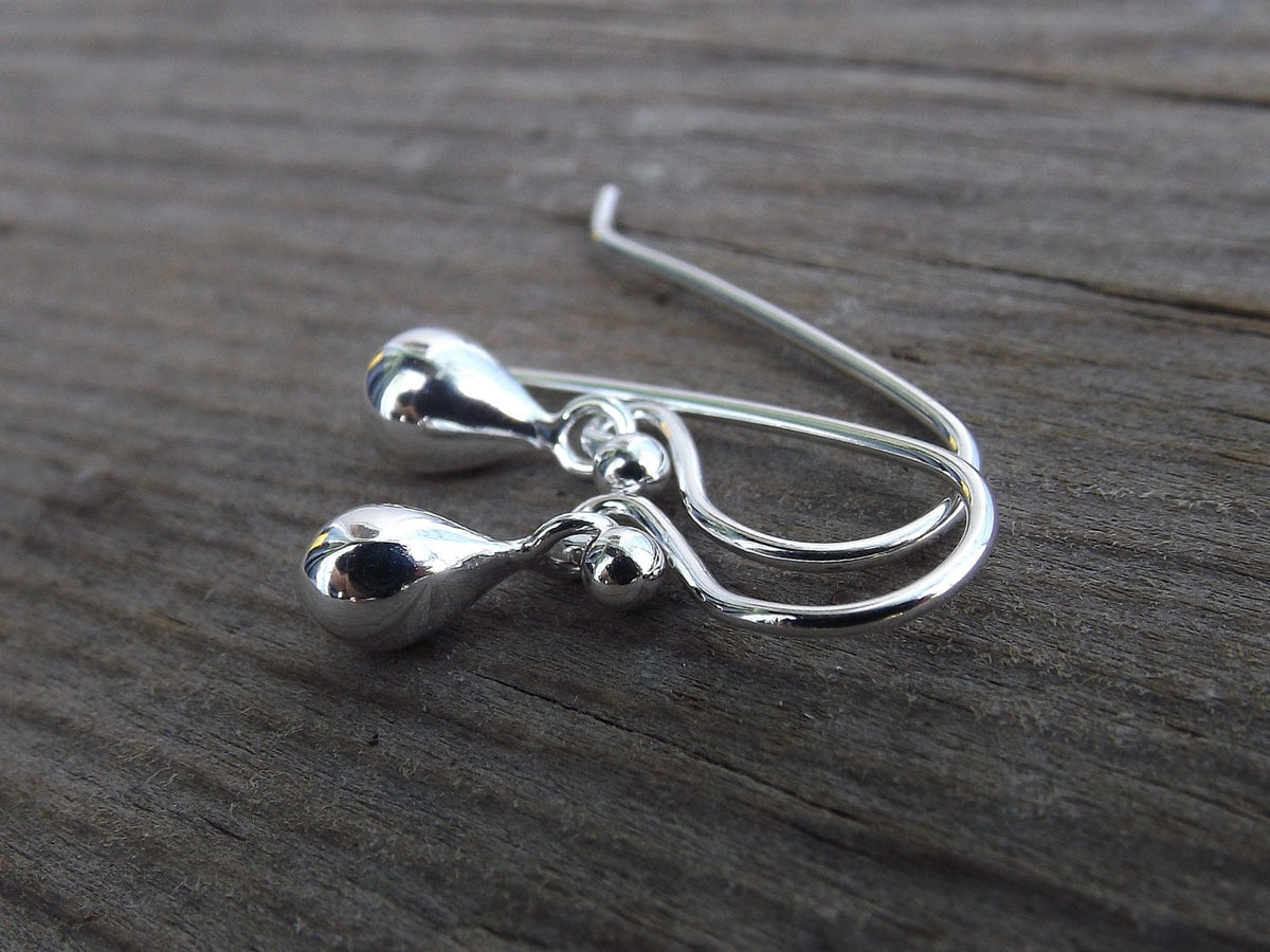 Simple Drop Earrings, Teardrop Earrings, Small Earring, Minimal Earrings, Teardrop, Metal Earrings, Modern Jewelry, Minimalist, Everyday